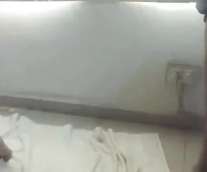 ब्लैक बेब सफेद ब्लू पिक्चर मूवी सेक्सी आदमी द्वारा पाला जाता है