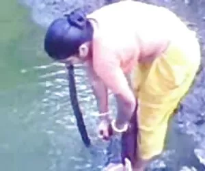 लड़की अगले दरवाजे सेक्सी पिक्चर मूवी हिंदी में अपने गधे को अपने मुर्गा पर पीस रही है