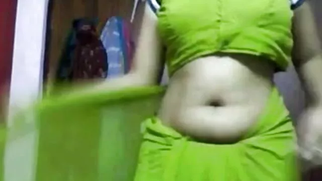 सुंदर डारिया उसके गर्म शरीर से पता चलता मूवी सेक्सी ब्लू पिक्चर है