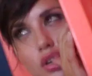 परिपक्व पत्नी को कुछ सेक्सी मूवी ब्लू पिक्चर ध्यान देने की जरूरत है