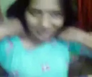 वह अगले दरवाजे फर्श सेक्सी पिक्चर हिंदी फुल मूवी पर गड़बड़ हो रही लड़की है