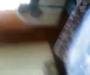 चंकी श्यामला बीडीएसएम दास काले प्लास्टिक में सिर से पैर सेक्सी हिंदी पिक्चर मूवी तक लपेटा जाता है