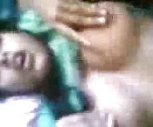 गोरा दादी एक फुल मूवी सेक्सी पिक्चर अजनबी से खराब हो जाती है