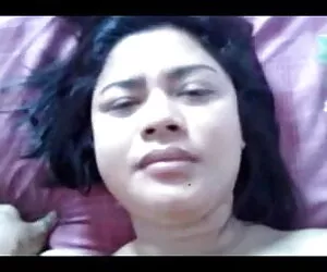 संचिका सेक्सी मूवी पिक्चर मॉडल स्ट्रिप्स और कैम पर खेलता है