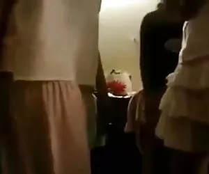 जबकि उसके प्रेमी के सेक्सी मूवी पिक्चर साथ फोन पर Blackgurl