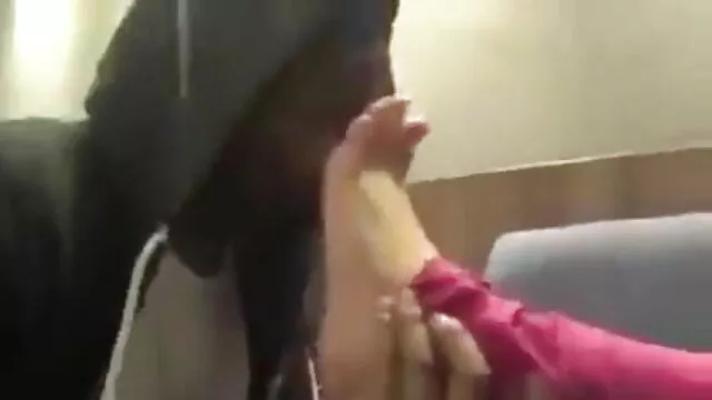 बंधी महिला पैर ब्लू सेक्सी पिक्चर मूवी और गधा चुंबन