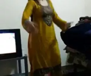 सौतेले बेटे के साथ मस्ती पिक्चर मूवी सेक्सी